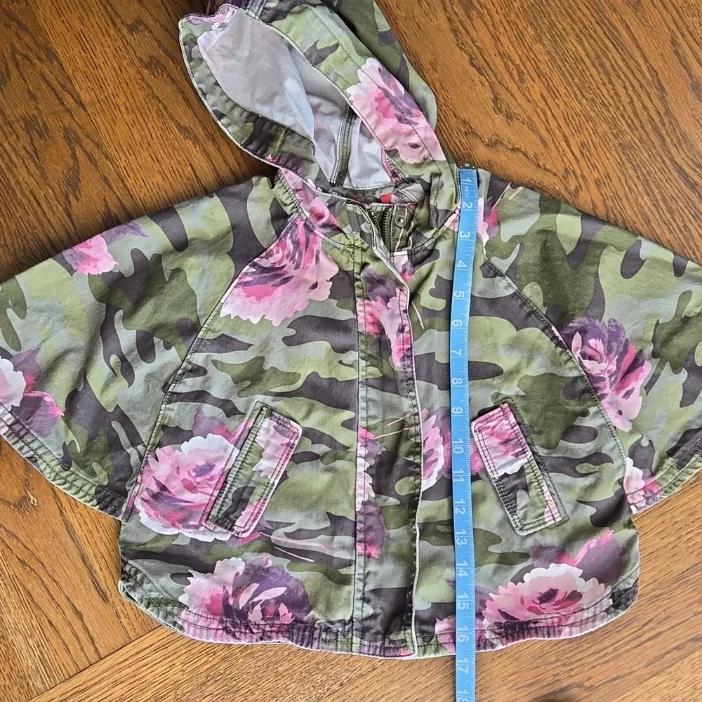 Gap Girl's Camo & Pink Rose Hooded Poncho, 3 years